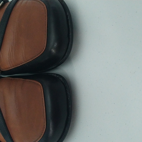 𝅺PREVATA woman 7 brown black slip on low heel dress shoes - Picture 3 of 7